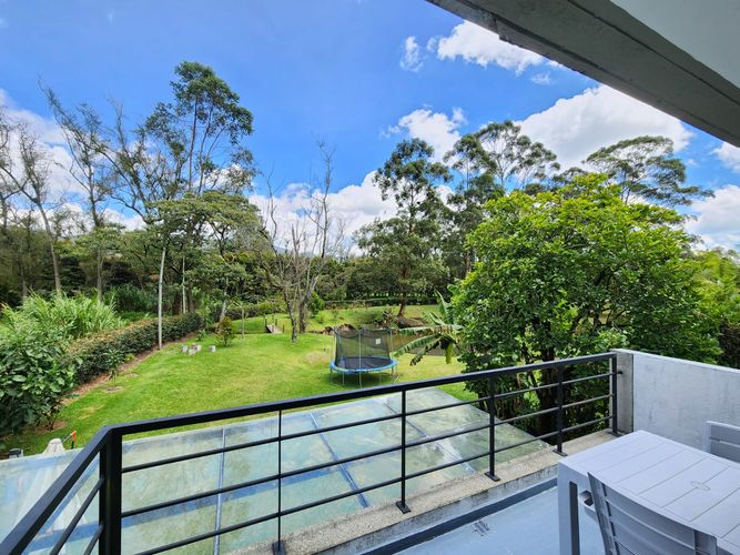 Casa de 4 alcobas en venta en Gualanday, Rionegro, 450 m² · foto 2 de 10