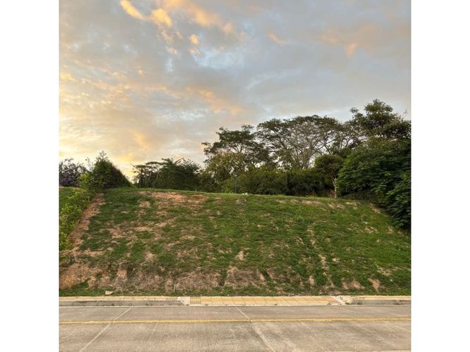 Lote en venta en Ruitoque, Girón, 389 m² · foto 2 de 7