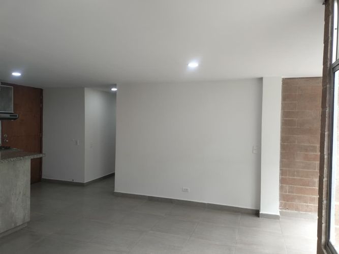 Apartamento en arriendo en La Florida, Medellín · foto 2 de 17