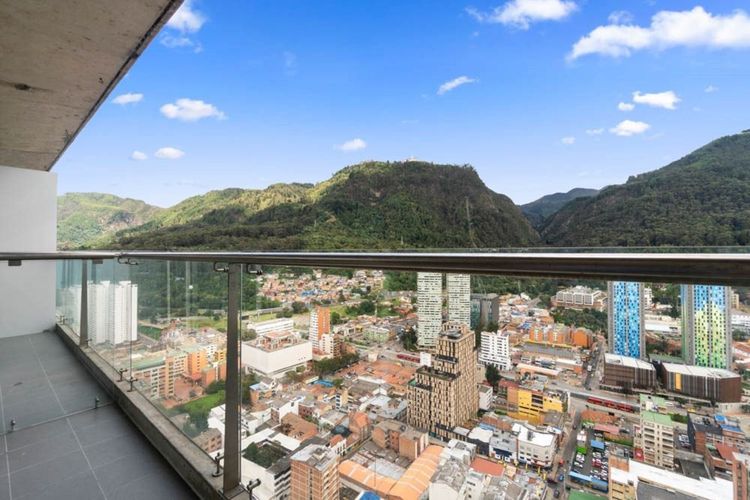 Apartamento de 1 alcoba en venta en Las Nieves, Bogotá, 56 m² · foto 2 de 12