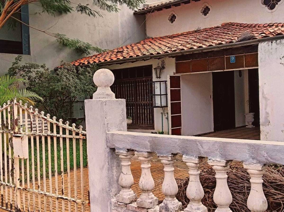 Vendo terreno con construcción en Asunción Ycua Sati — foto 2