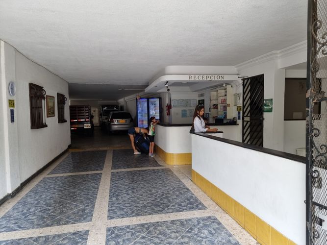 Edificio en venta en San Pedro, Cali, 1200 m² · foto 2 de 24