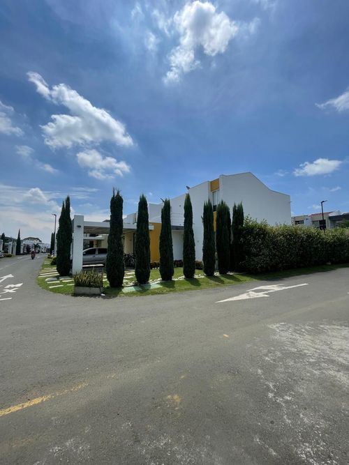 Casa de 4 alcobas en venta en El Castillo, Jamundí, 183 m² · foto 2 de 24