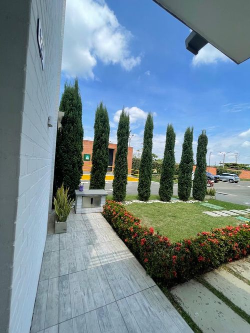 Casa de 4 alcobas en venta en El Castillo, Jamundí, 183 m² · foto 5 de 24