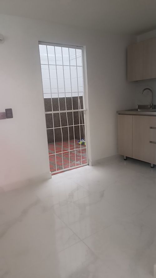 Casa de 3 alcobas en venta en Belén Rincón, Medellín, 78 m² · foto 2 de 24