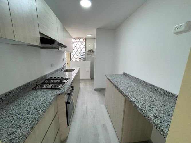Apartamento de 2 alcobas en venta en Los Cambulos, Cali, 66 m² · foto 4 de 20