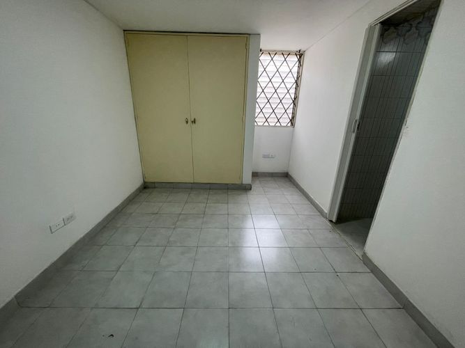Apartamento de 2 alcobas en venta en Los Cambulos, Cali, 66 m² · foto 9 de 20