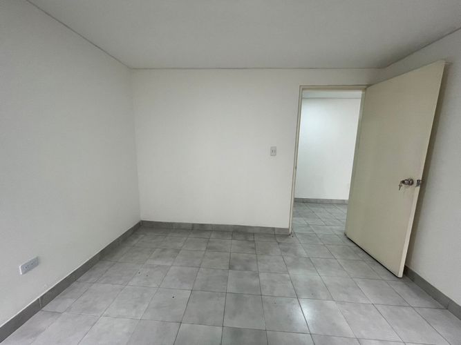 Apartamento de 2 alcobas en venta en Los Cambulos, Cali, 66 m² · foto 15 de 20