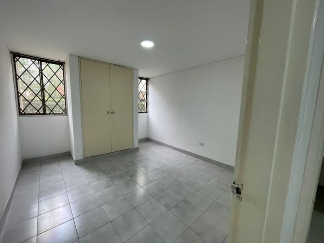 Apartamento de 2 alcobas en venta en Los Cambulos, Cali, 66 m² · foto 16 de 20