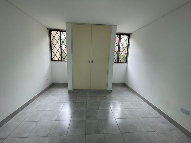 Apartamento de 2 alcobas en venta en Los Cambulos, Cali, 66 m² · foto 17 de 20