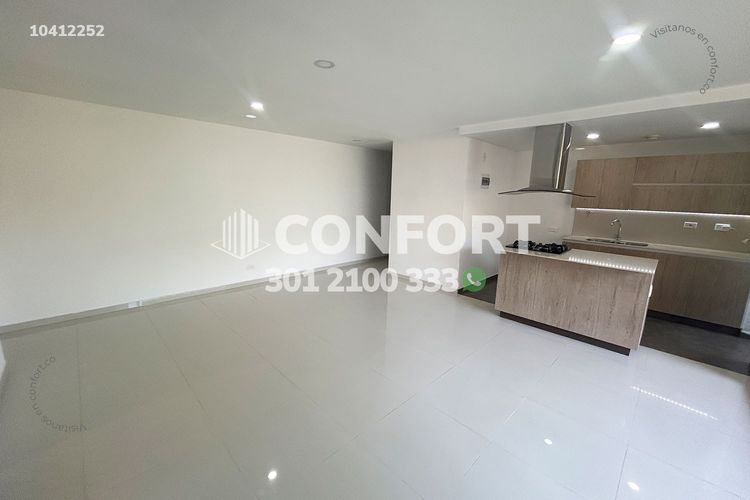 Apartamento de 3 alcobas en arriendo en Loma Del Esmeraldal, Envigado, 108 m² · foto 3 de 24