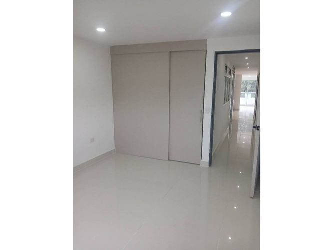 Apartamento en venta en Centro, La Estrella · foto 5 de 14