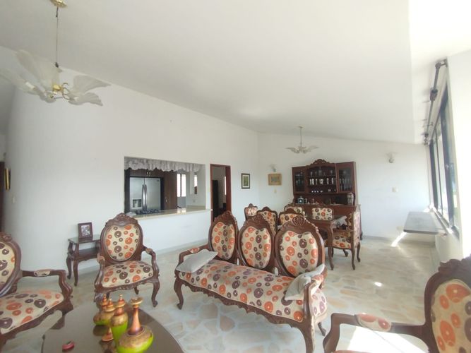 Apartamento de 3 alcobas en venta en Primero De Febrero, Pereira, 156 m² · foto 2 de 11