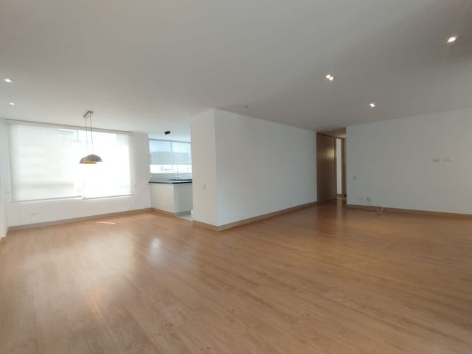 Apartamento de 2 alcobas en arriendo en Conquistadores, Medellín, 117 m² · foto 4 de 20