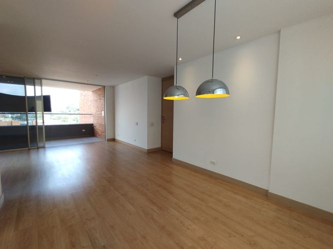 Apartamento de 2 alcobas en arriendo en Conquistadores, Medellín, 117 m² · foto 9 de 20