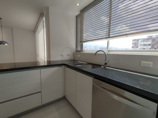 Apartamento de 2 alcobas en arriendo en Conquistadores, Medellín, 117 m² · foto 11 de 20