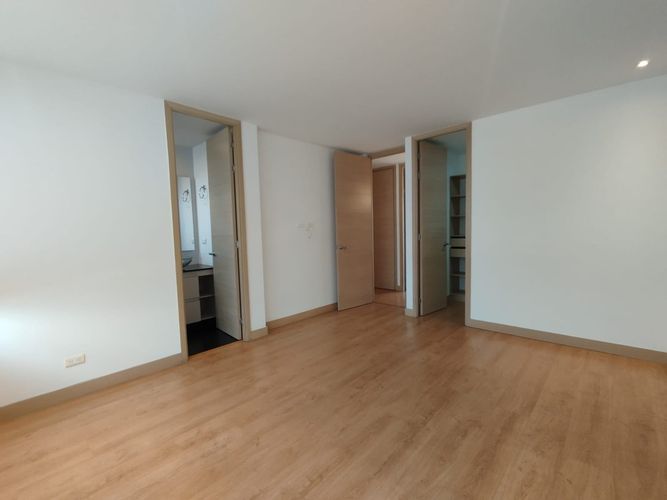 Apartamento de 2 alcobas en arriendo en Conquistadores, Medellín, 117 m² · foto 19 de 20