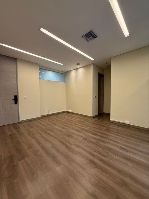 Oficina en arriendo en Milla De Oro, Medellín, 50 m² · foto 2 de 10