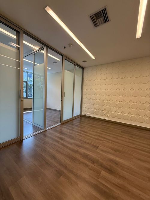 Oficina en arriendo en Milla De Oro, Medellín, 50 m² · foto 3 de 10
