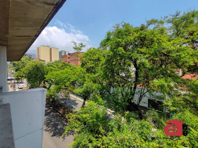 Bodega en arriendo en Boston, Medellín, 1200 m² · foto 4 de 7