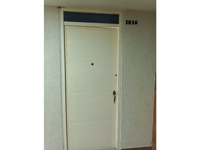 Apartamento de 2 alcobas en venta en Granjas De Provenza, Floridablanca, 58 m² · foto 2 de 24