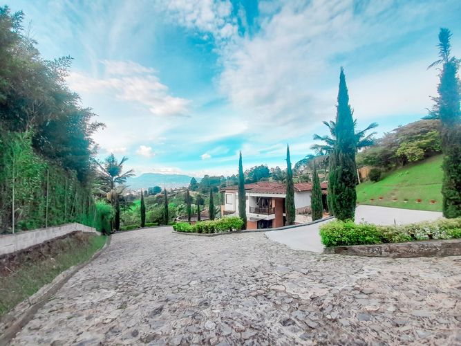 Finca en arriendo en El Chingui, Envigado, 580 m² · foto 21 de 24
