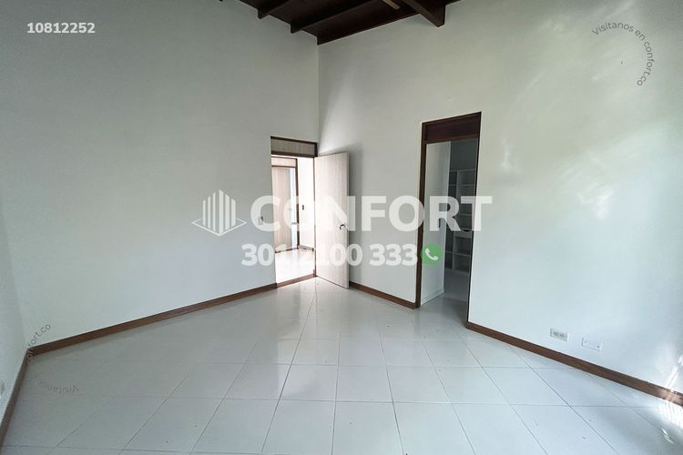 Apartamento de 3 alcobas en arriendo en Patio Bonito, Medellín, 150 m² · foto 18 de 24