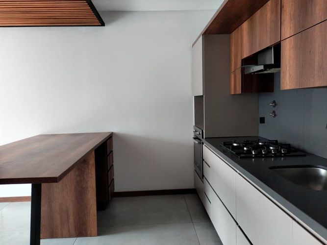 Apartamento de 2 alcobas en arriendo en El Poblado, Medellín, 97 m² · foto 5 de 17
