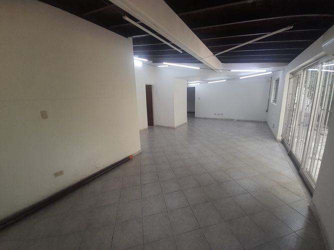 Oficina en arriendo en El Poblado, Medellín, 353 m² · foto 7 de 18