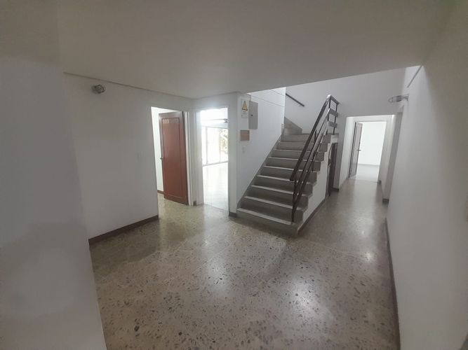 Oficina en arriendo en El Poblado, Medellín, 353 m² · foto 8 de 18