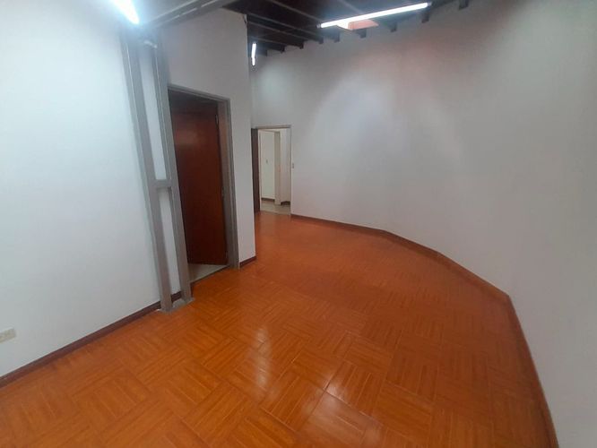 Oficina en arriendo en El Poblado, Medellín, 353 m² · foto 12 de 18