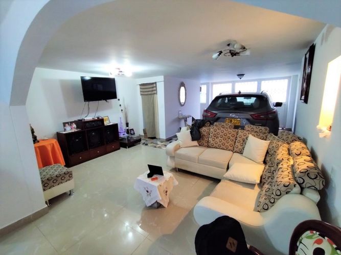 Casa en venta en Prado Pinzon, Bogotá · foto 2 de 18