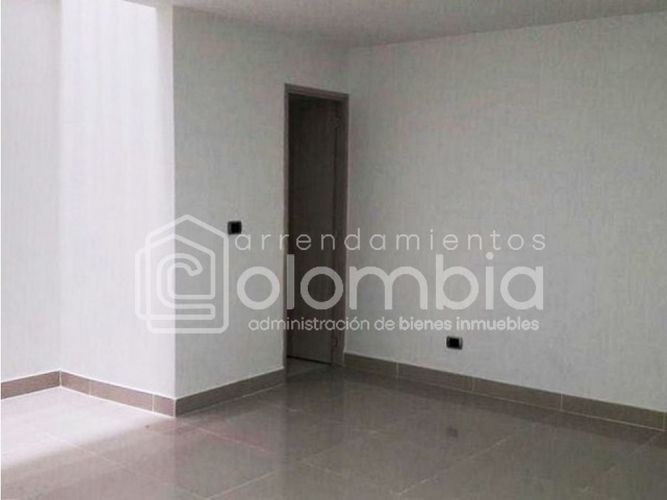 Oficina en arriendo en Zona Centro, Envigado, 26 m² · foto 2 de 8