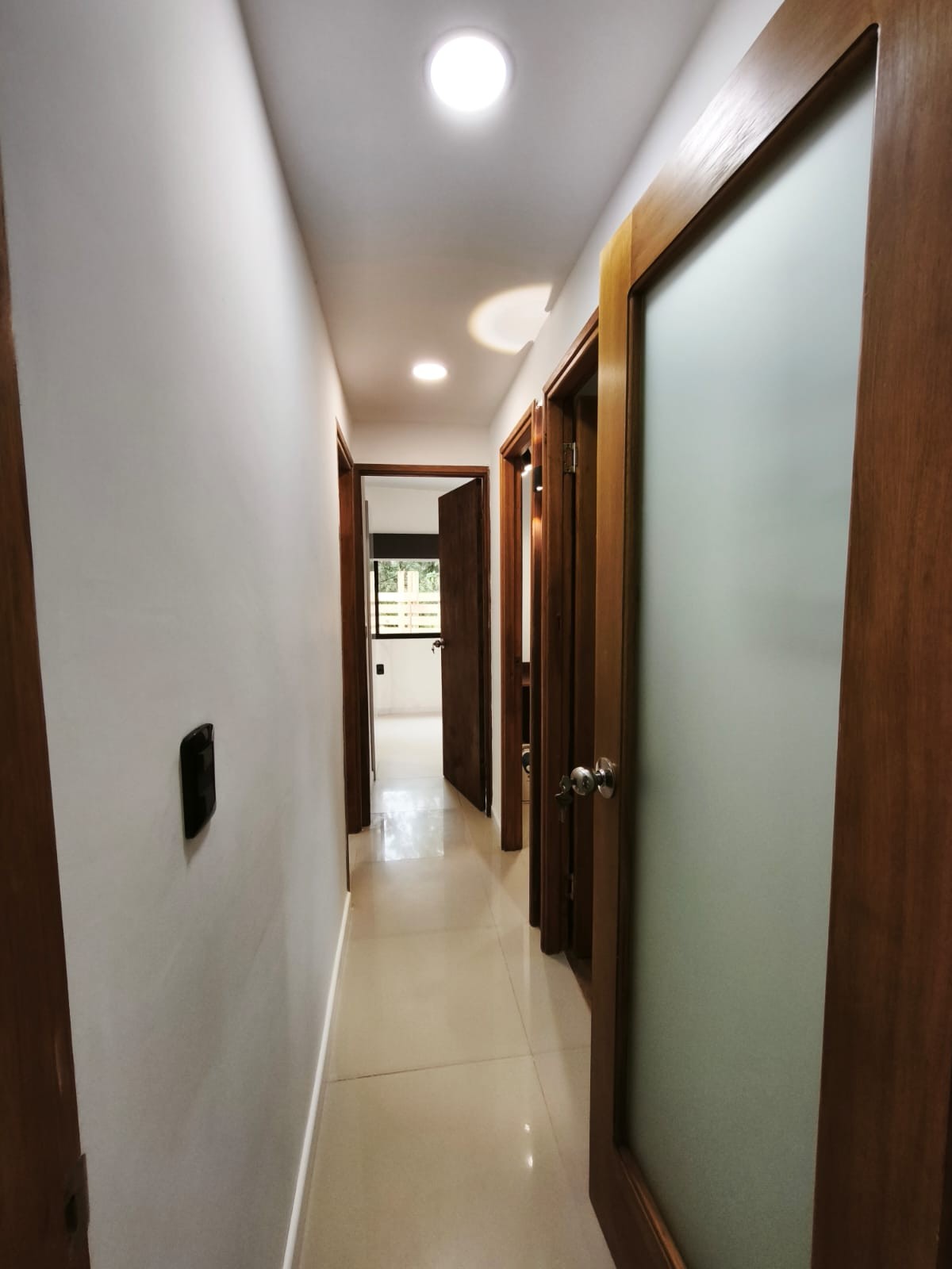Alquiler Casa 2 dormitorios 2 baños Pinar Sur Piscina climatizada interior Gran living comedor Parrillero Terreno cercado Cochera · Foto 11