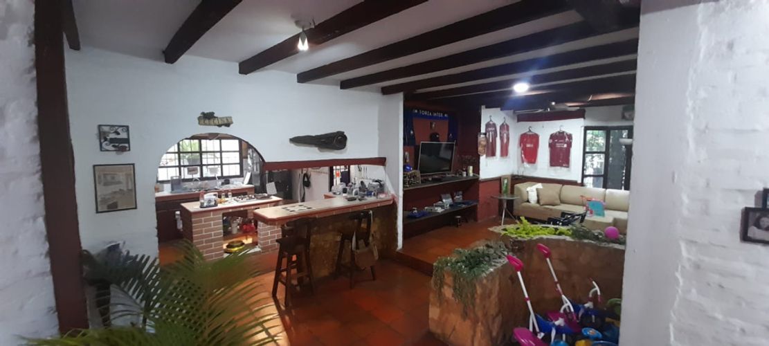 Casa de 3 alcobas en venta en La Buitrera, Cali, 298 m² · foto 4 de 24