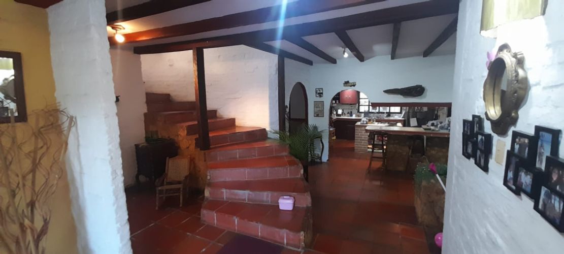 Casa de 3 alcobas en venta en La Buitrera, Cali, 298 m² · foto 7 de 24