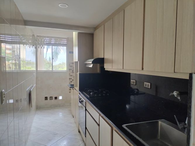 Apartamento de 3 alcobas en arriendo en El Poblado, Medellín, 87 m² · foto 3 de 19