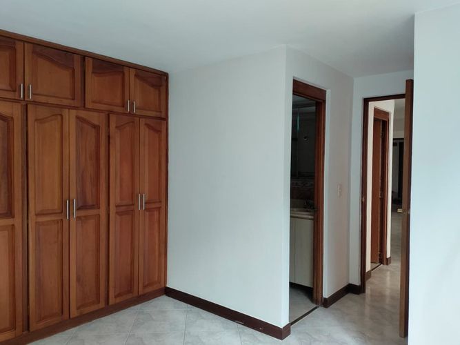 Apartamento de 3 alcobas en arriendo en El Poblado, Medellín, 87 m² · foto 17 de 19
