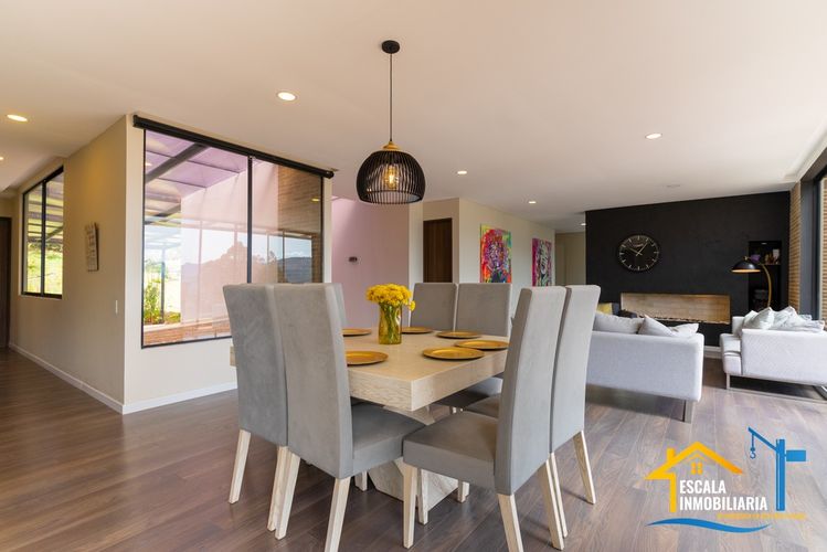 Casa de 4 alcobas en venta en San Gabriel, Sopó, 414 m² · foto 3 de 24