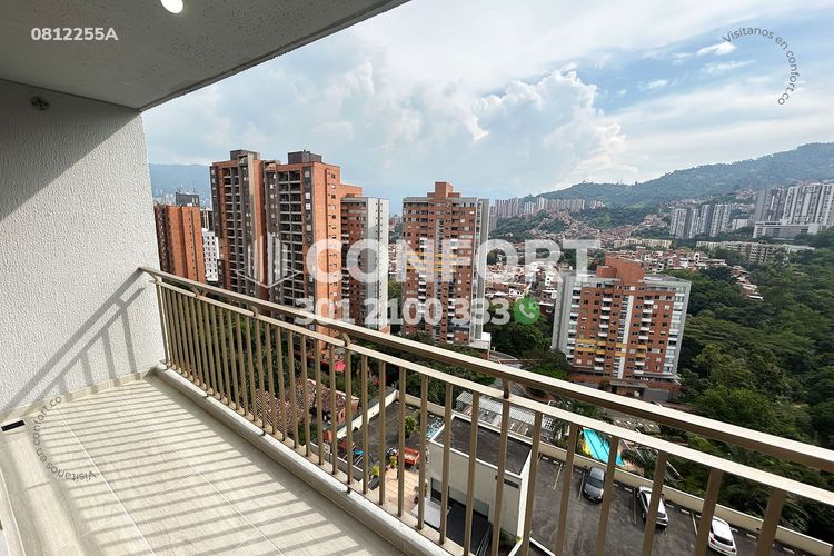 Apartamento de 2 alcobas en arriendo en Loma De Los Bernal, Medellín, 65 m² · foto 11 de 24