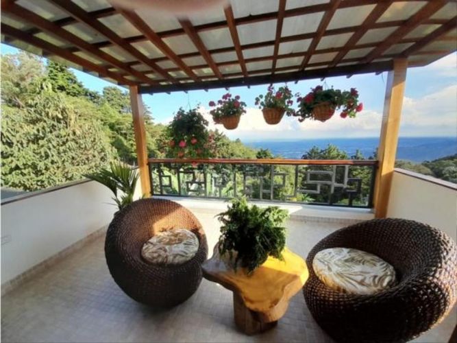 Casa de 7 alcobas en venta en Medio Dapa, Cali · foto 11 de 13