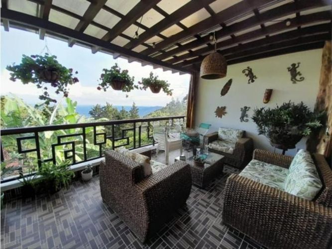 Casa de 7 alcobas en venta en Medio Dapa, Cali · foto 3 de 13