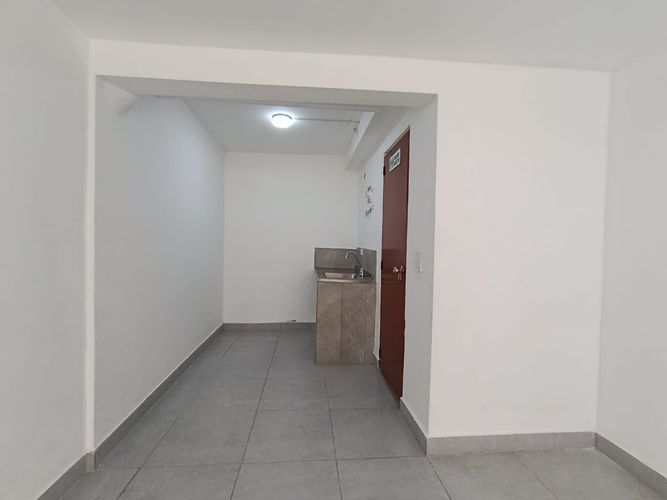 Local en arriendo en Laureles, Medellín, 35 m² · foto 3 de 10