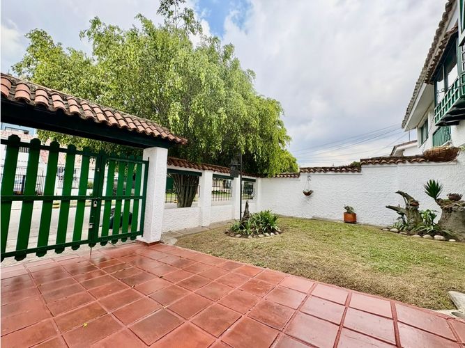 Casa de 4 alcobas en venta en Los Lagartos, Bogotá, 250 m² · foto 2 de 17