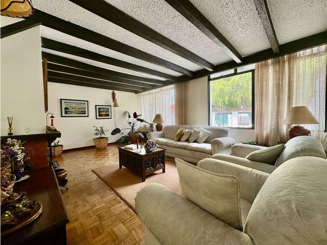 Casa de 4 alcobas en venta en Los Lagartos, Bogotá, 250 m² · foto 4 de 17