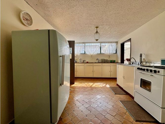 Casa de 4 alcobas en venta en Los Lagartos, Bogotá, 250 m² · foto 8 de 17
