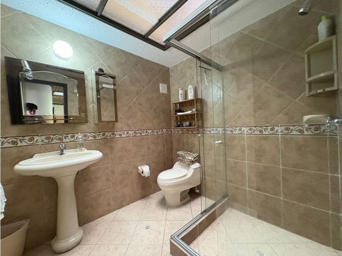 Casa de 4 alcobas en venta en Los Lagartos, Bogotá, 250 m² · foto 14 de 17