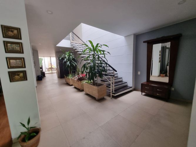 Casa de 5 alcobas en venta en El Ingenio, Cali, 591 m² · foto 3 de 16