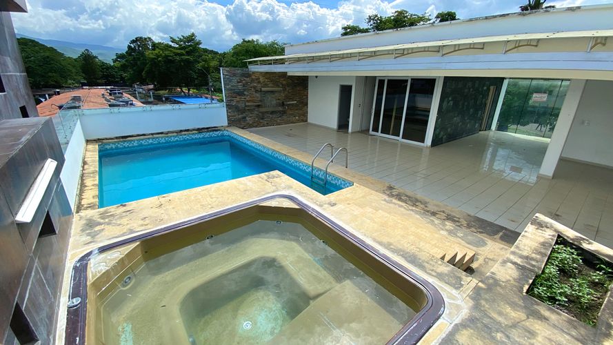 Casa de 6 alcobas en venta en Samanes De La Alqueria, Villa del Rosario, 950 m² · foto 2 de 20