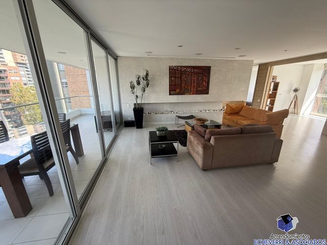 Apartamento de 3 alcobas en arriendo en Los Balsos, Medellín, 183 m² · foto 4 de 13